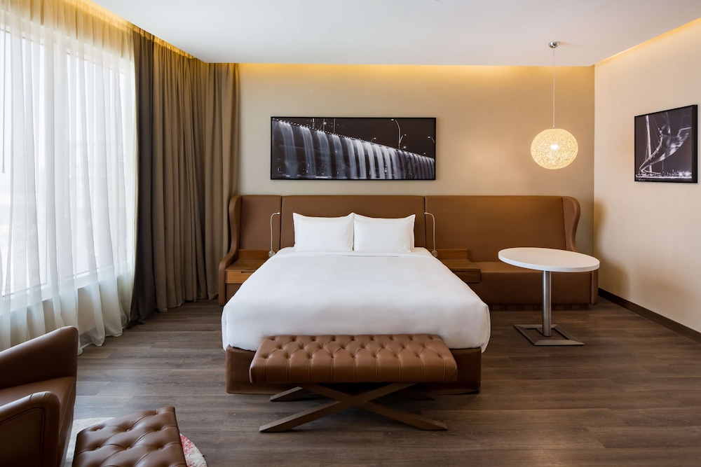 Radisson Blu Dubai Canal View 16/75