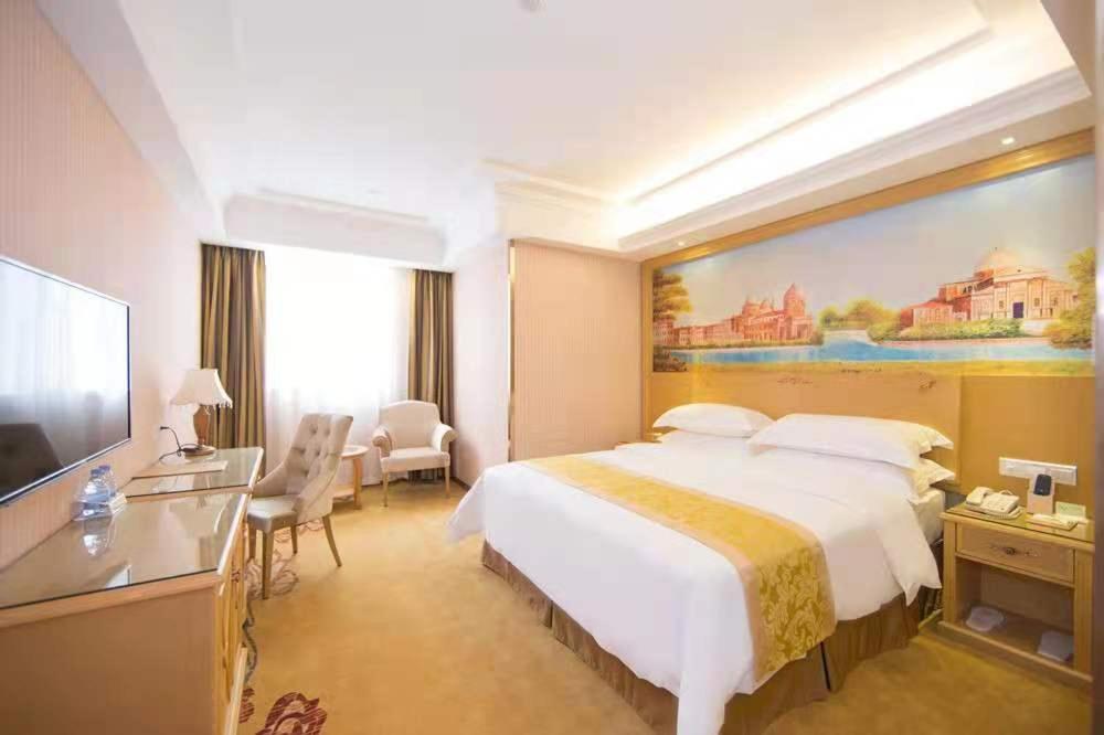 Vienna Hotel (Guangzhou Panyu Changlong & Jinjiang Avenue) 11/55
