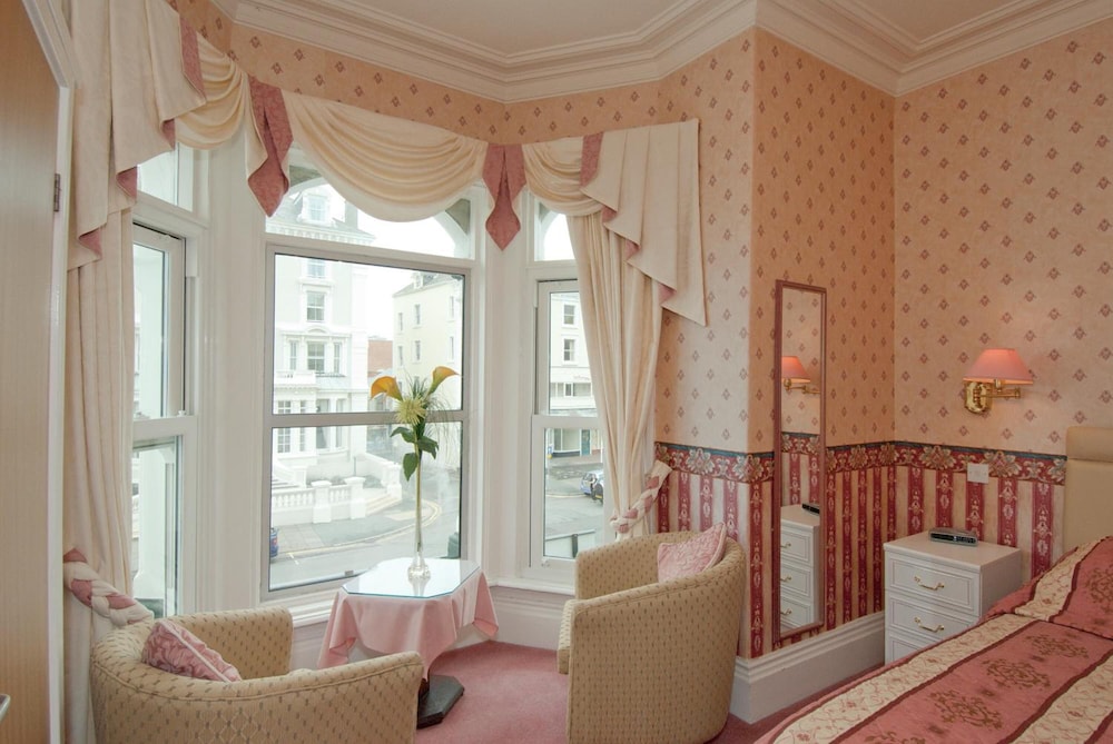 White Heather Hotel 32/50