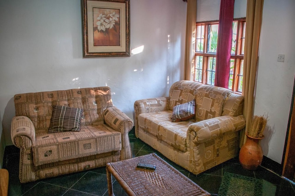 Okavango Lodge 19/30