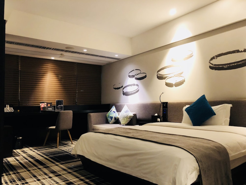 Likto Hotel 8/64