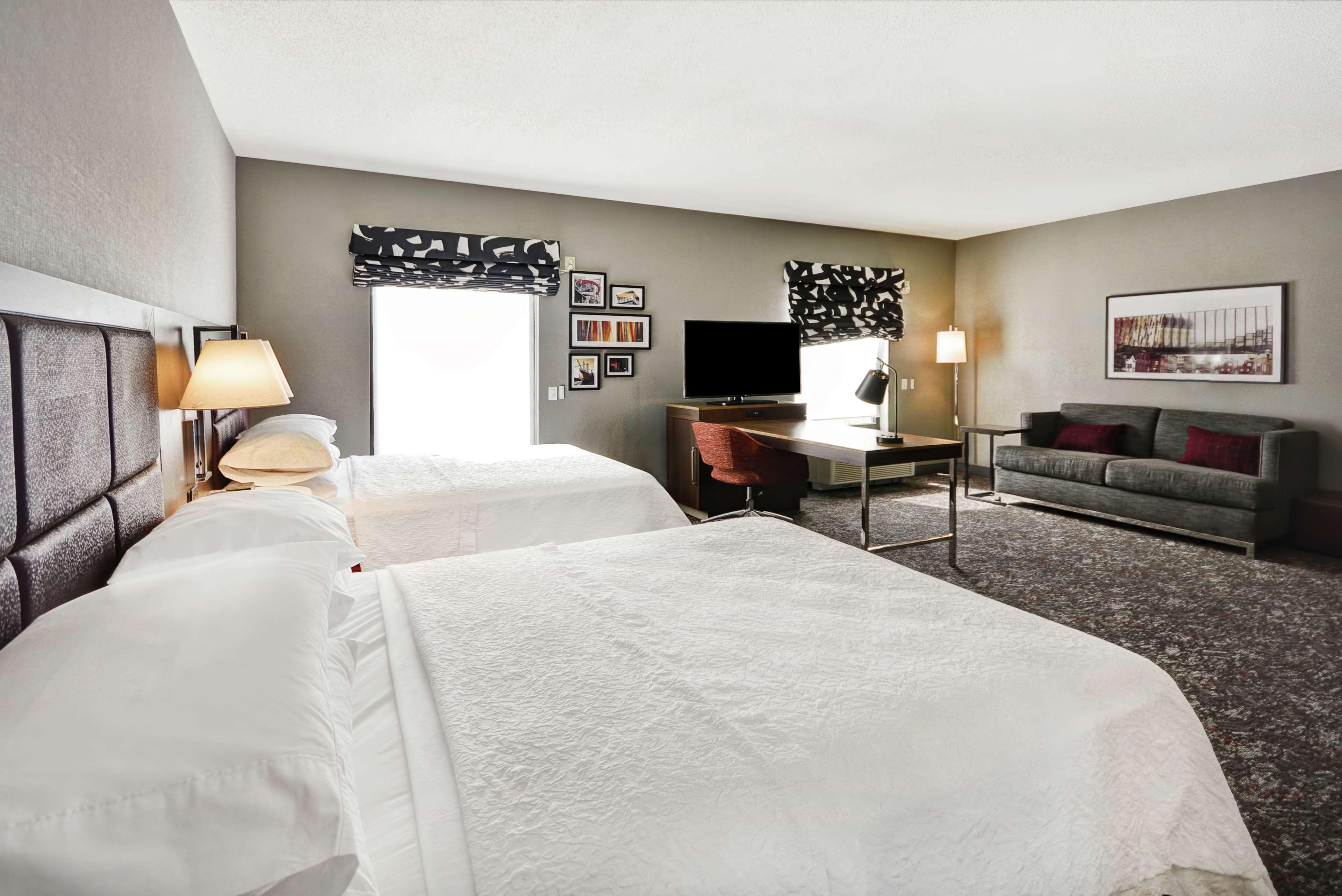 ROOM, 2 QUEEN BEDS, SOFA, ACCESSIBLE