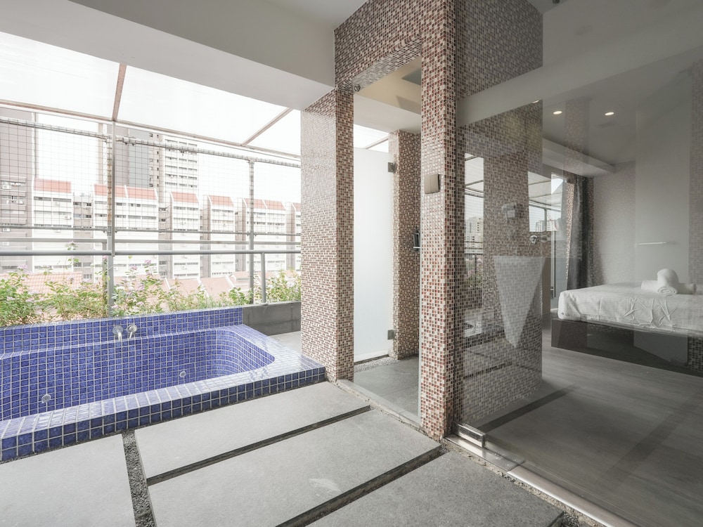 A Hotel Dickson 35/50