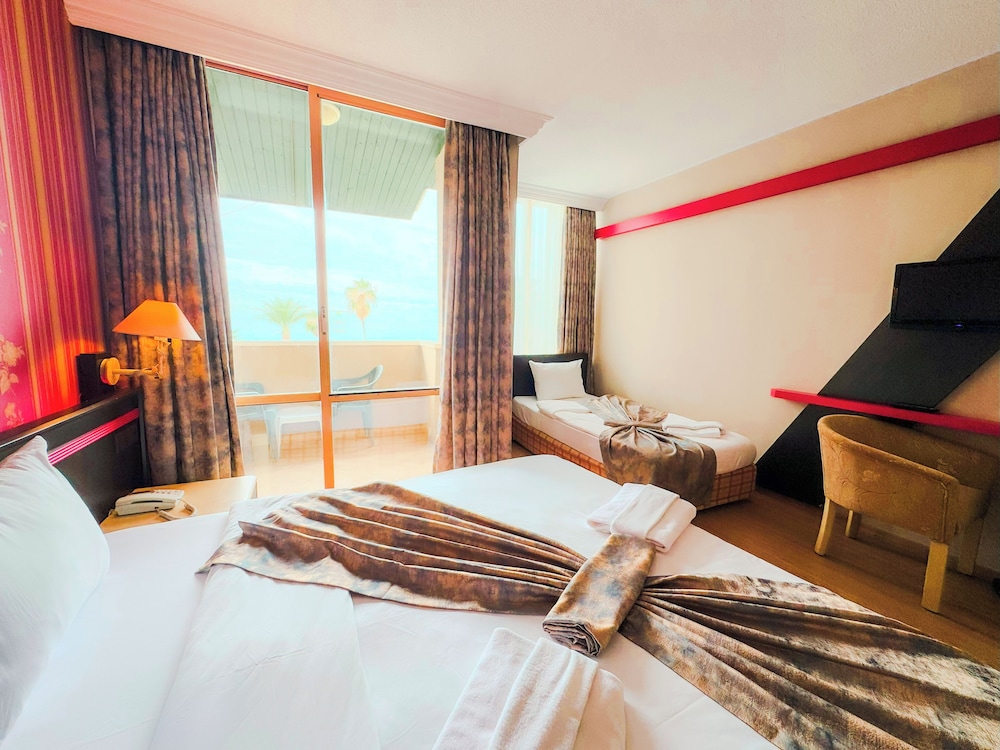 Senza Sunset Beach Hotel 49/87