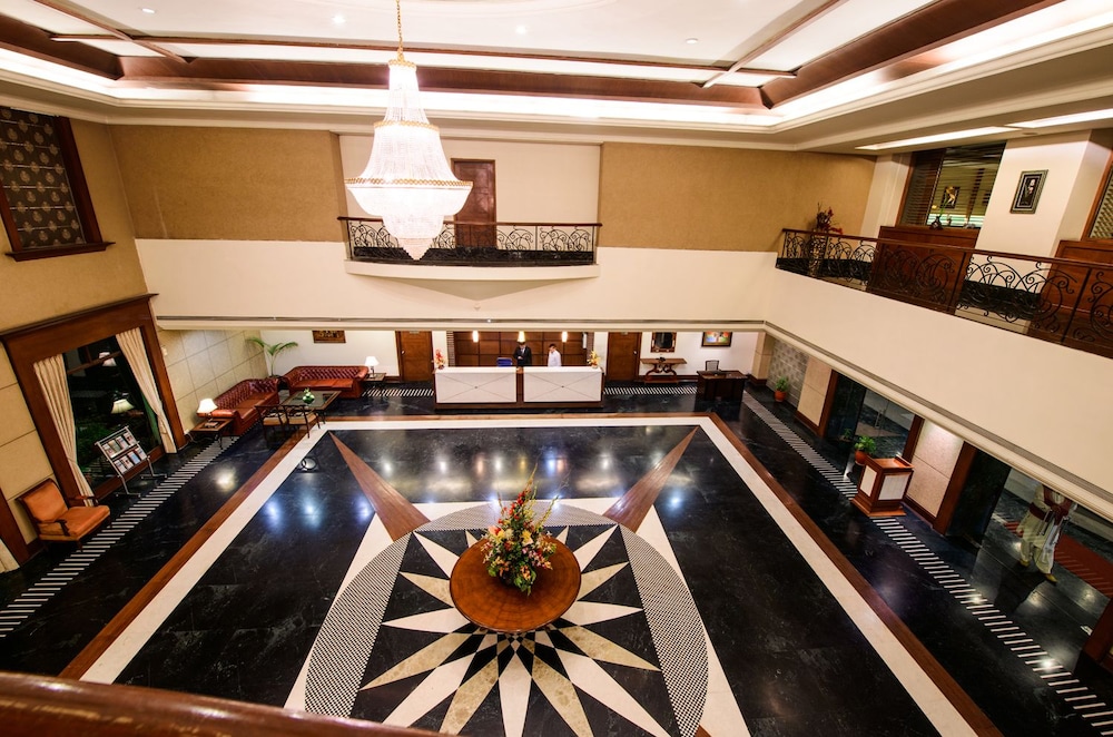 HOTEL MAJESTIC GRAND 2/18