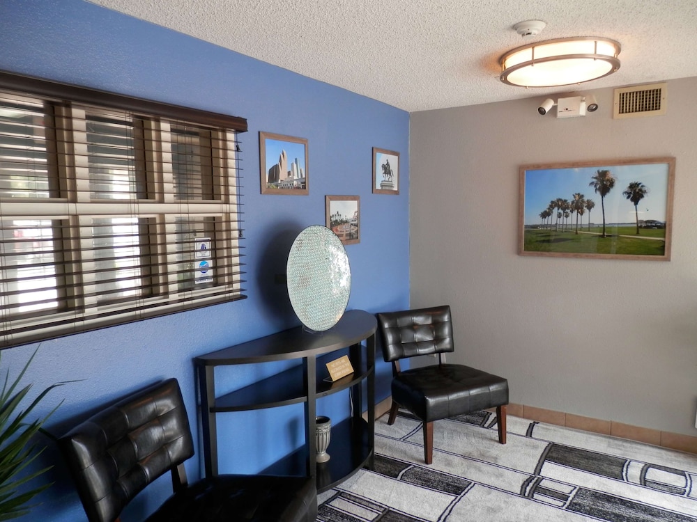 Sonesta Simply Suites Houston Nasa Clear Lake 32/47