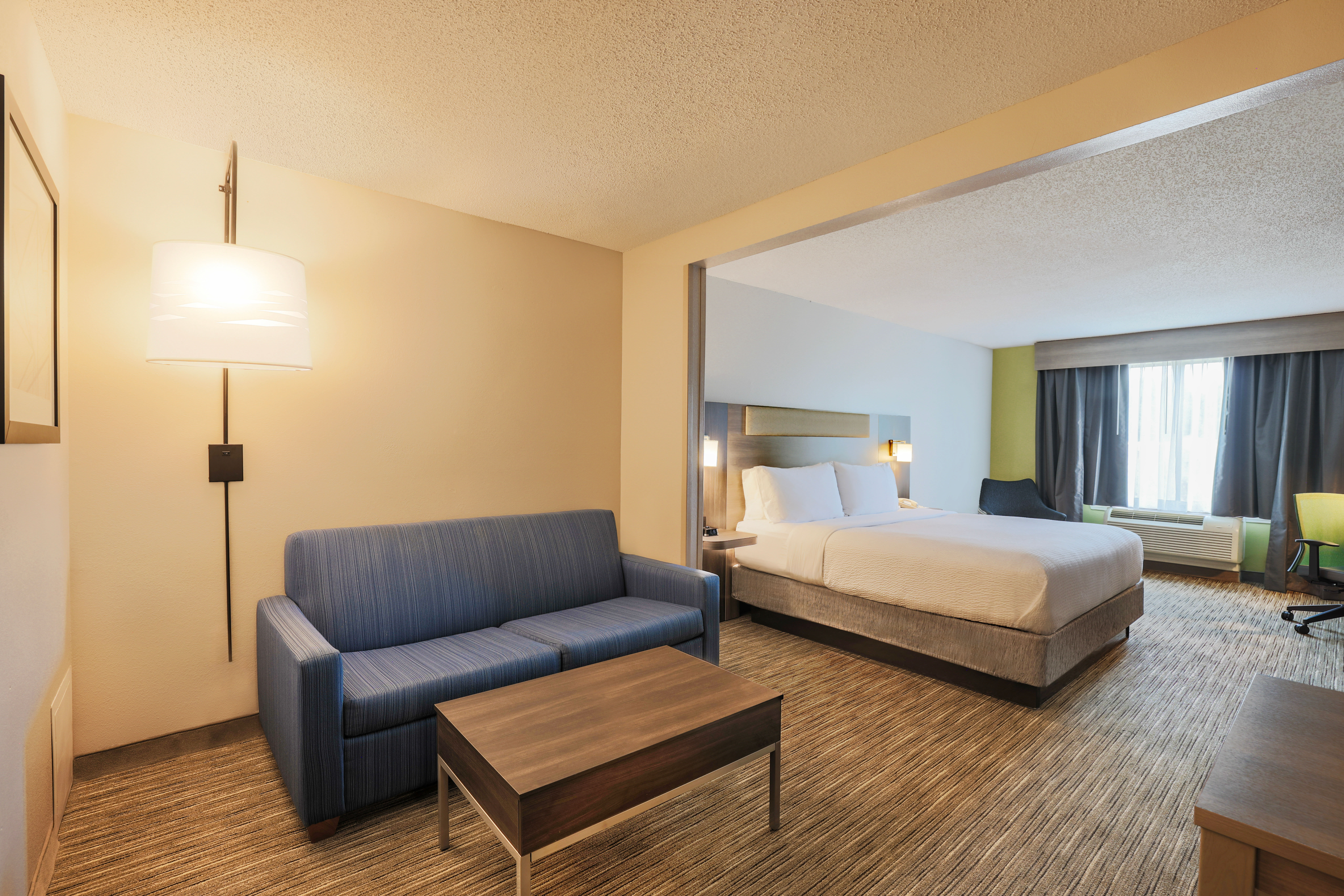 Holiday Inn Express Hotel Suites Raleigh North Wake Forest 28/76