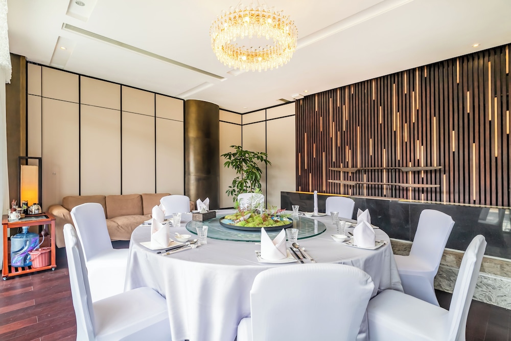 Baiyun Lakeside Hotel 42/50
