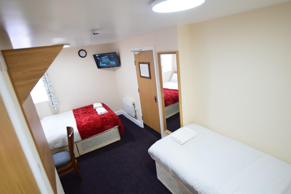 Woodlands Lodge Ilford 22/50