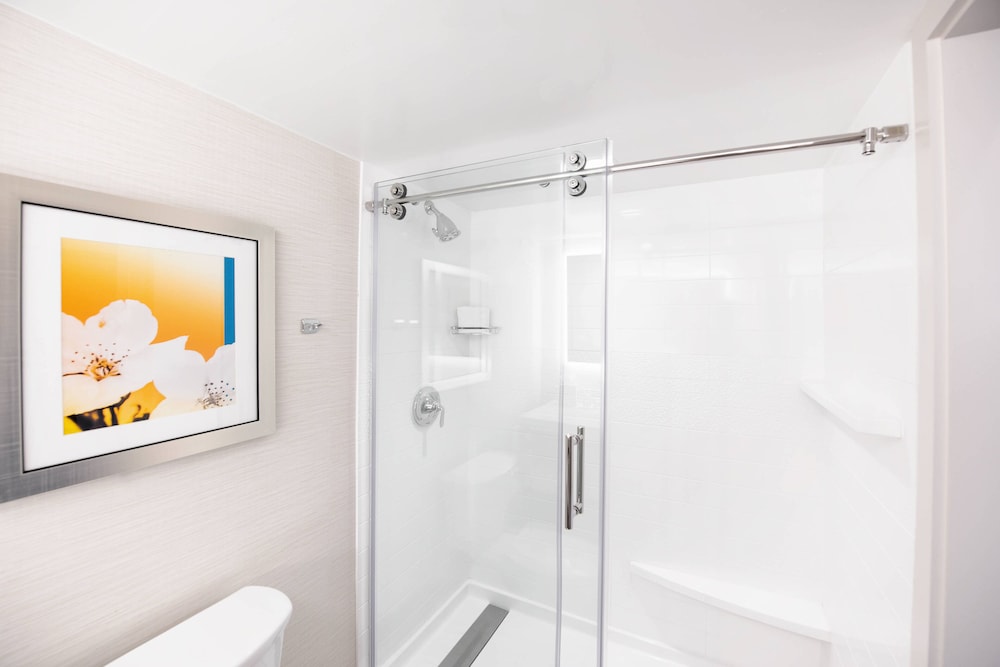 Fairfield Inn Suites By Marriott Charlotte Uptown 6/63