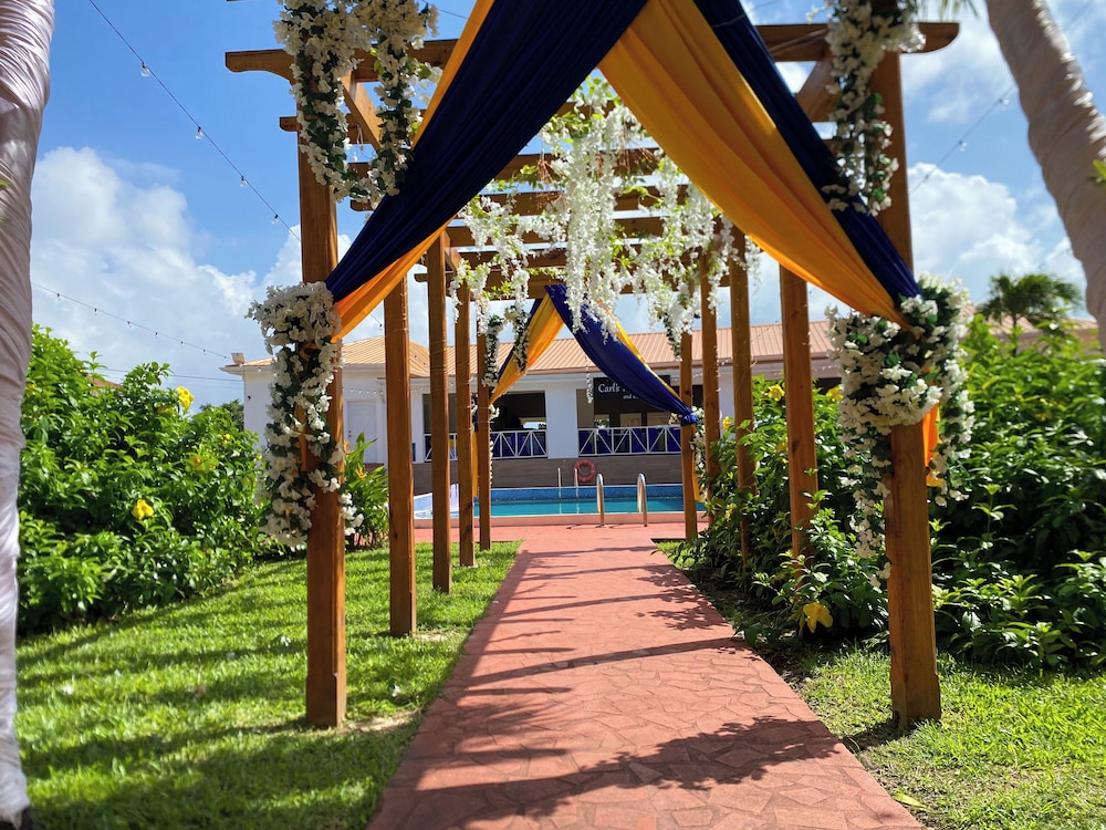 Point Salines Hotel 36/39