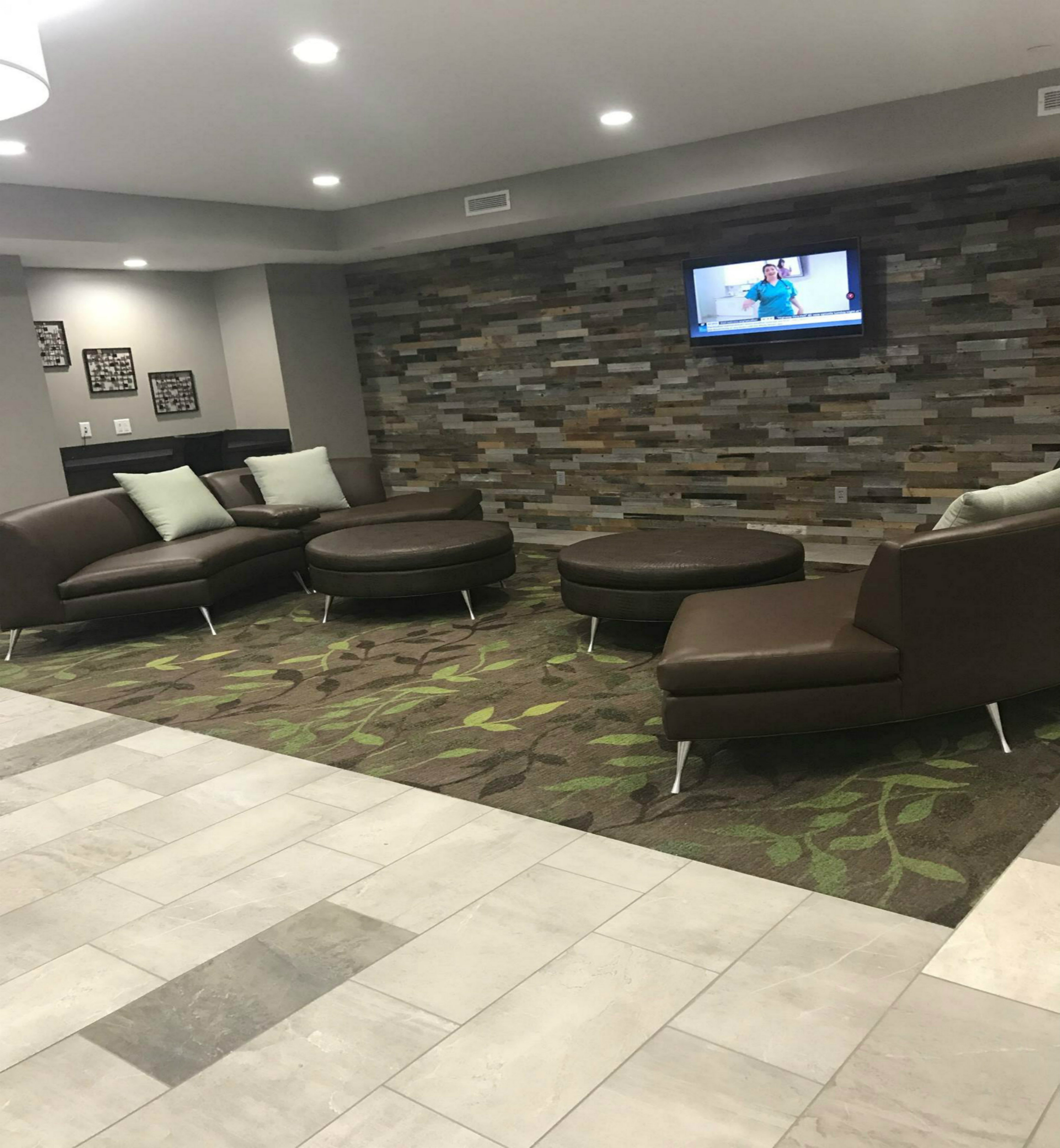 CANDLEWOOD SUITES KANSAS CITY - INDEPENDENCE 38/63