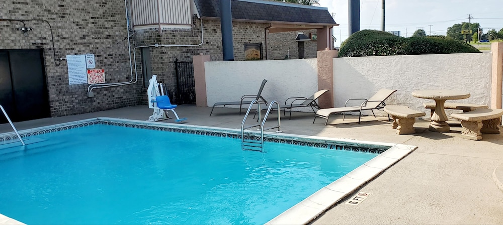 Executive Inn 7/40
