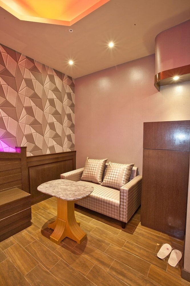 Wei Feng Exquisite Hotel Nanzi Branch 38/50