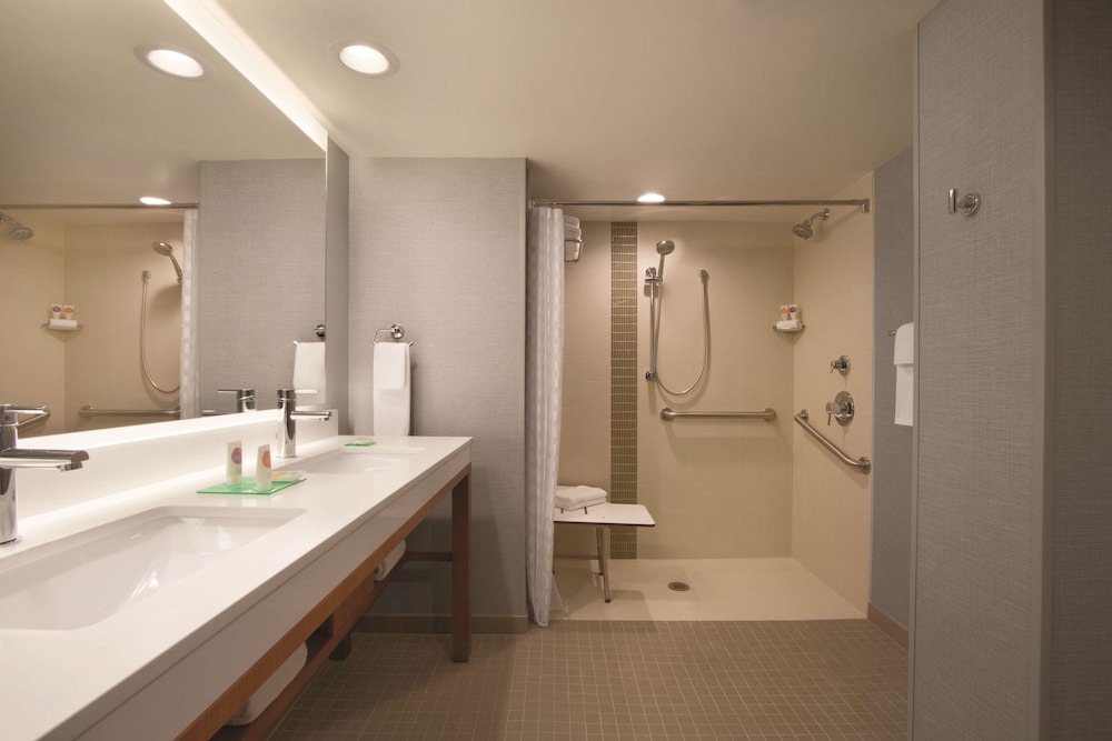 Hyatt Place Chicago O'Hare Airport 48/50