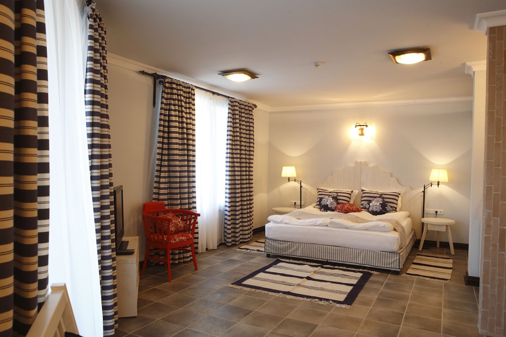 Oasis Resort And Spa 3/50