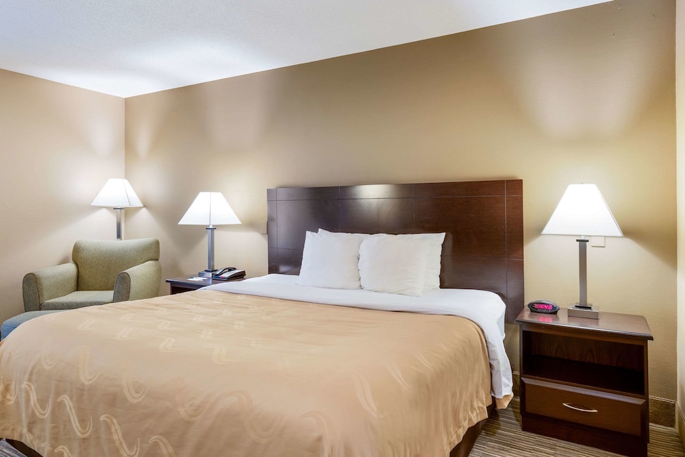 Quality Inn I-70 Near Kansas Speedway 22/45