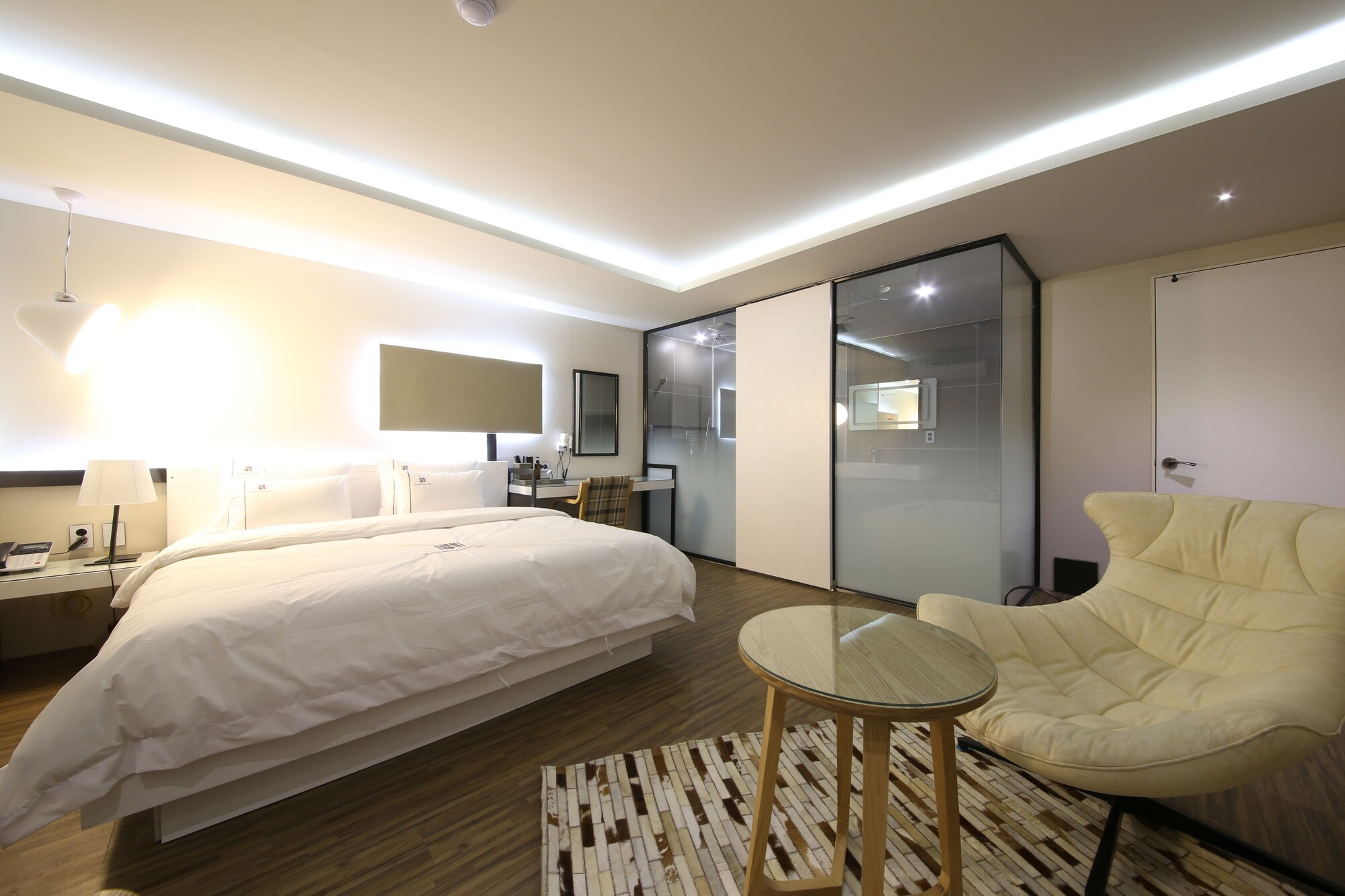 SUITE, DOUBLE BED