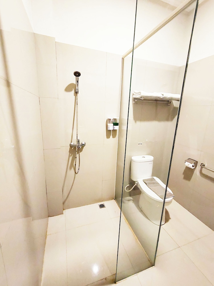 Royal Park Hotel Samarinda 50/51