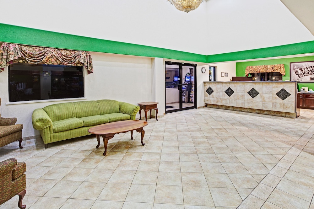 Hotel Baytown/I-10 31/56