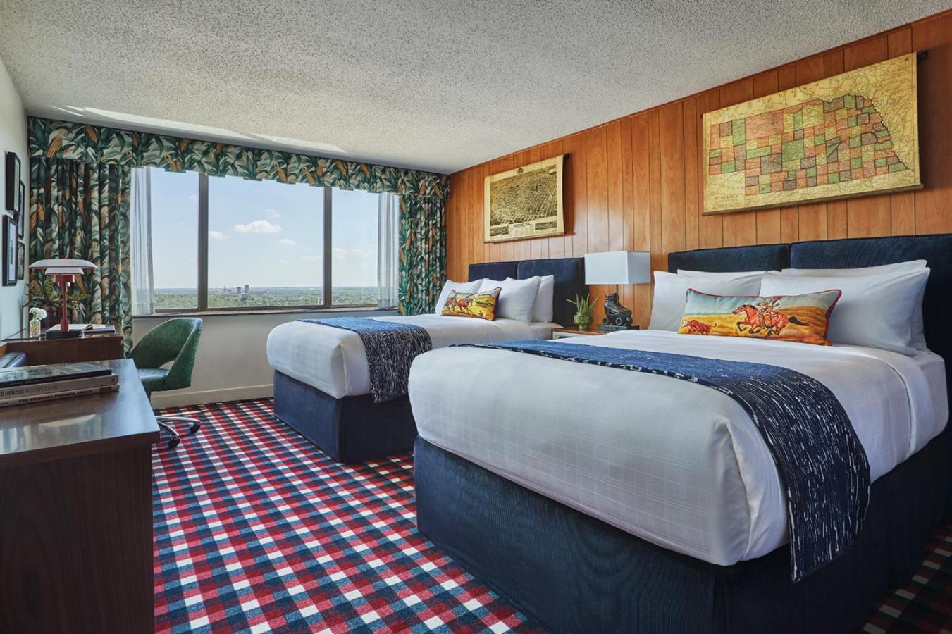 GRADUATE, 2 QUEEN BEDS, CAPITOL VIEW