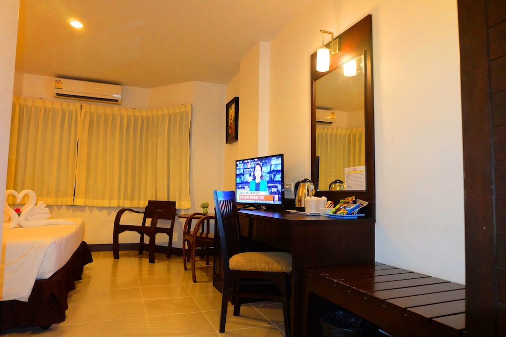 Sunday JA Plus Hotel 59/65