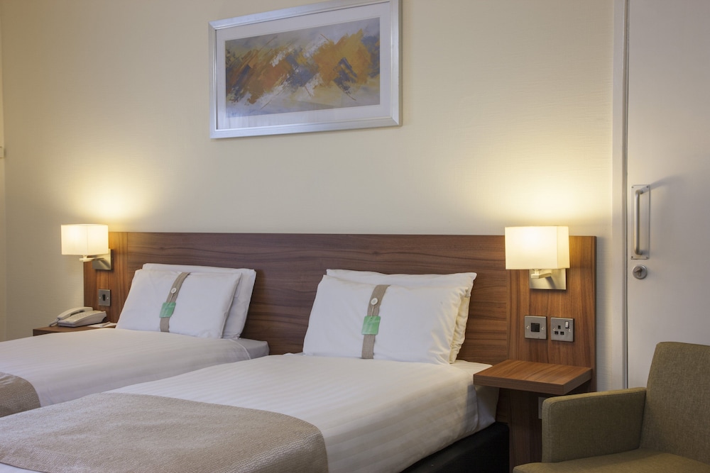 Standard, Twin Beds