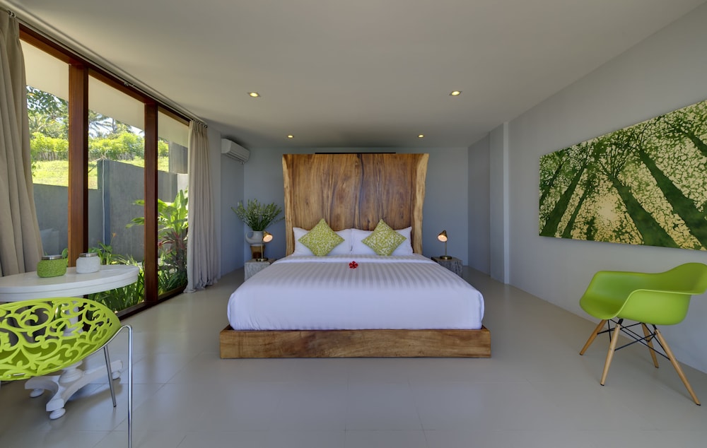 Malimbu Cliff Villa 17/56