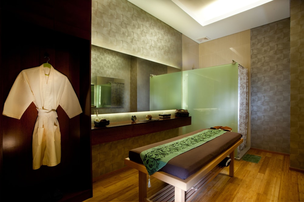 Js Luwansa Hotel And Convention Center 40/65