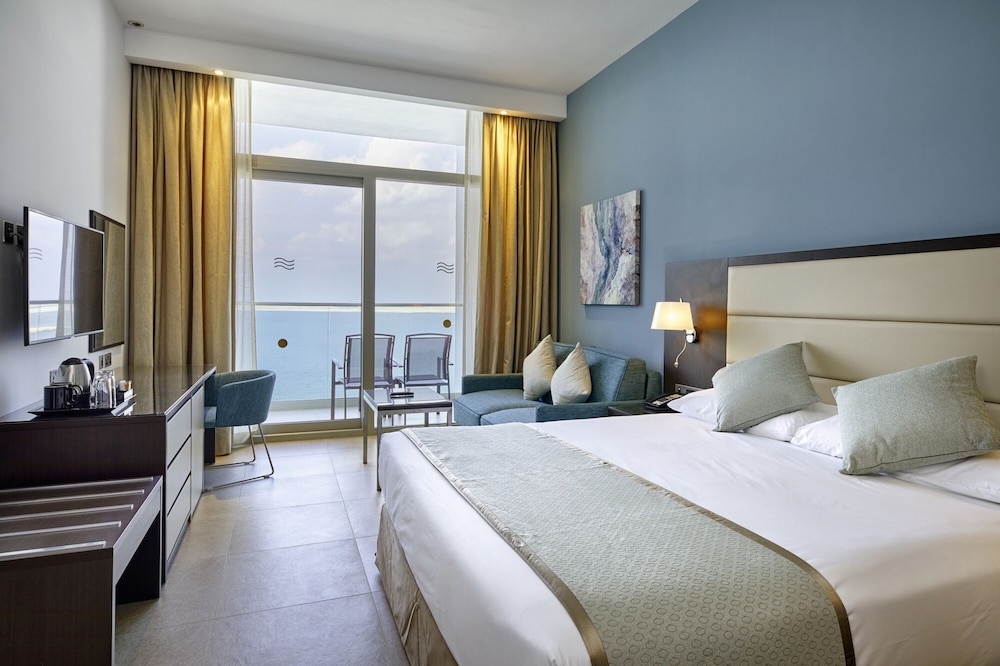 ROOM, DOUBLE BED