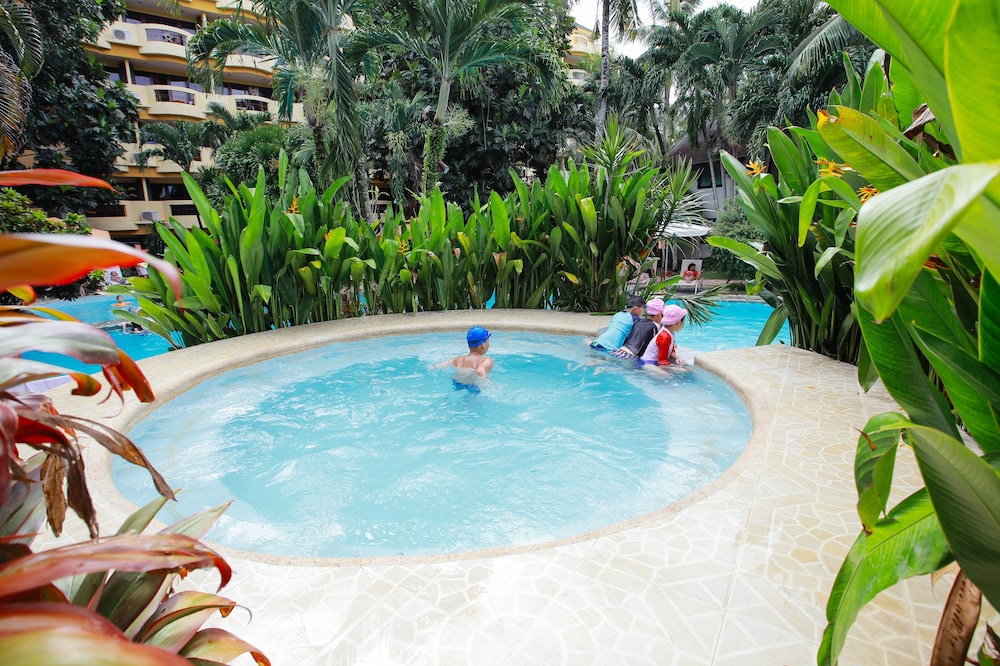 Paradise Garden Resort Hotel and Convention Center 40/50