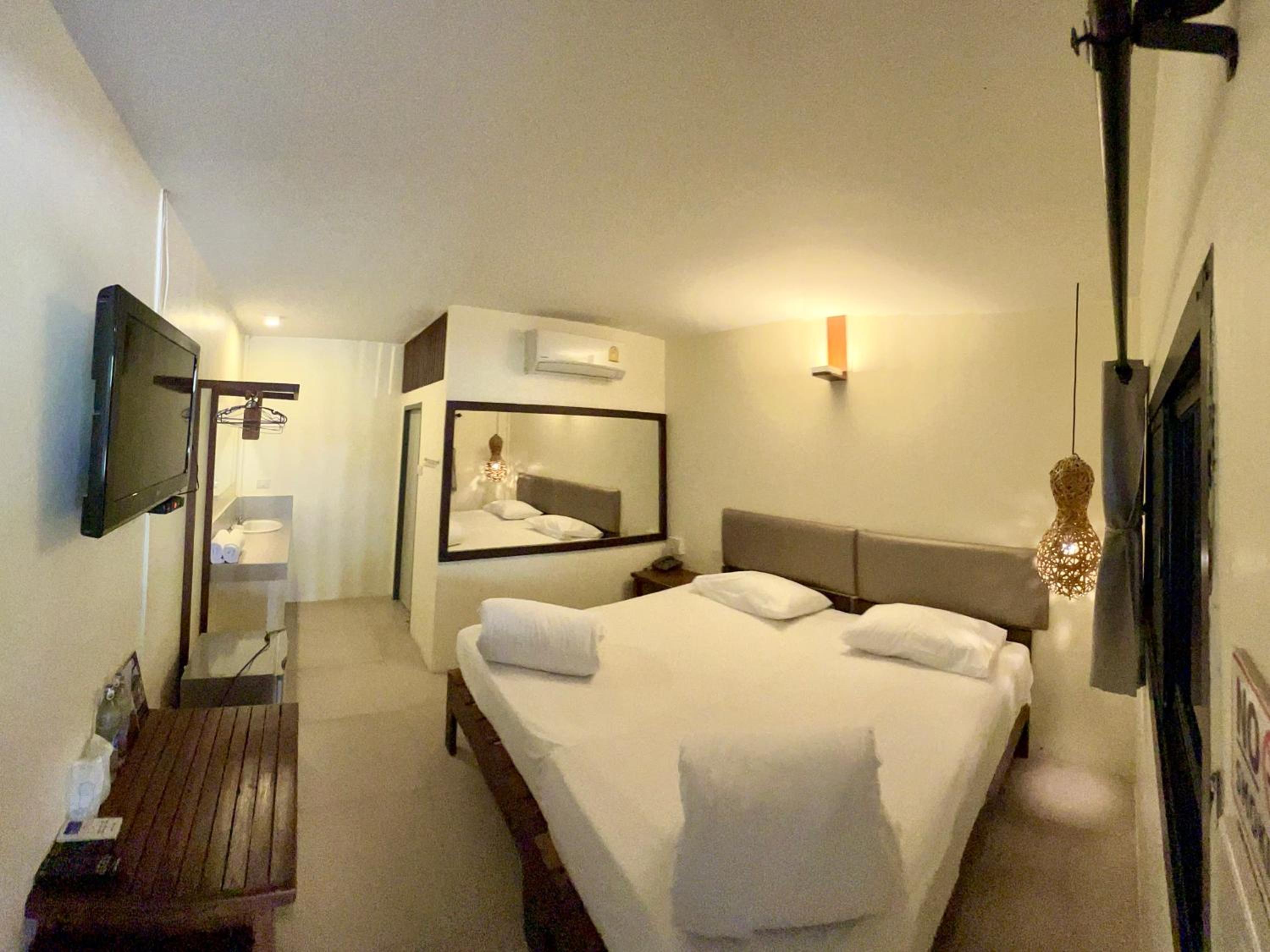 Ngeeb Bed & Breakfast 6/21