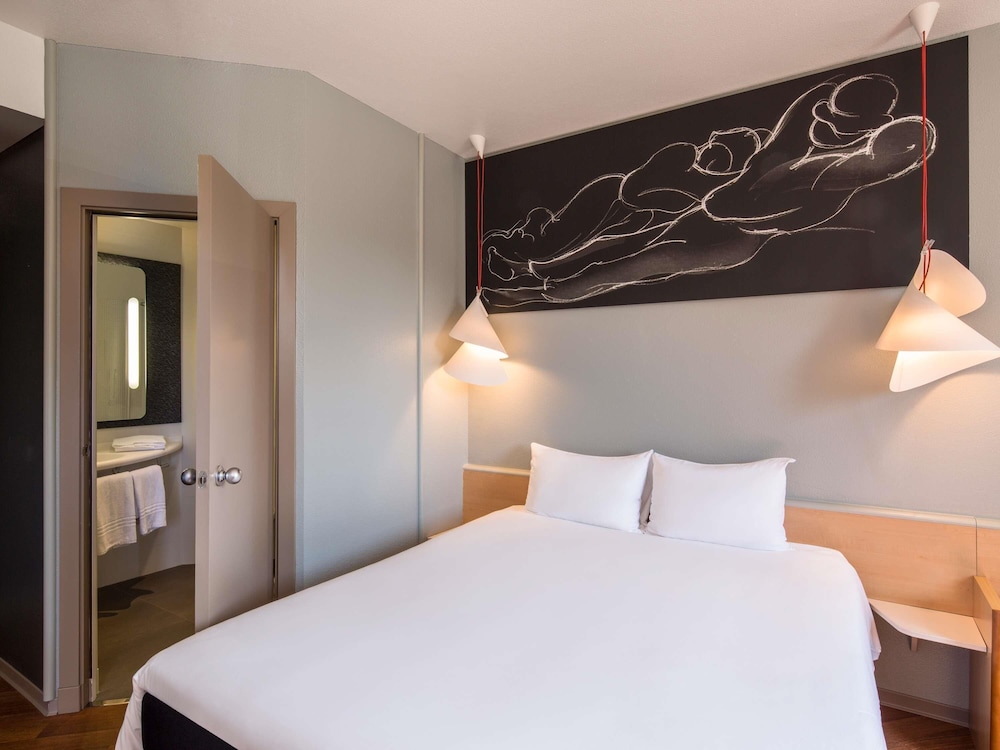 Ibis Sevilla 24/73