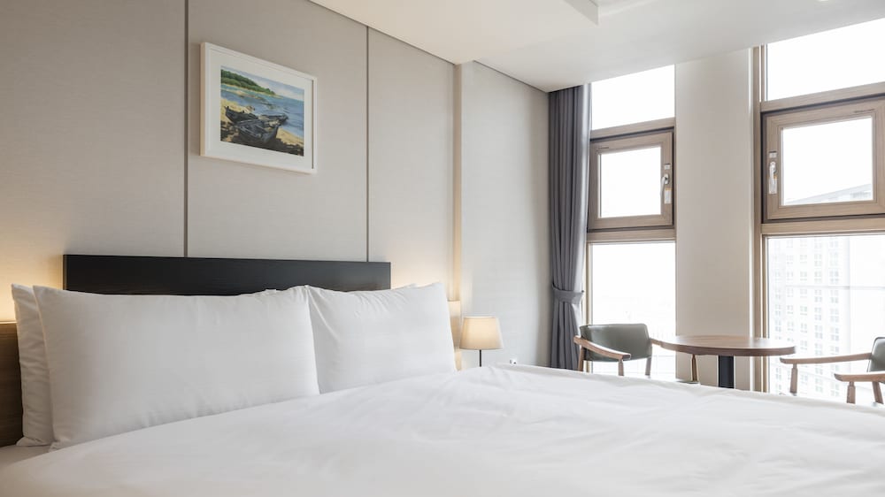 The First Stay Hotel 23/42