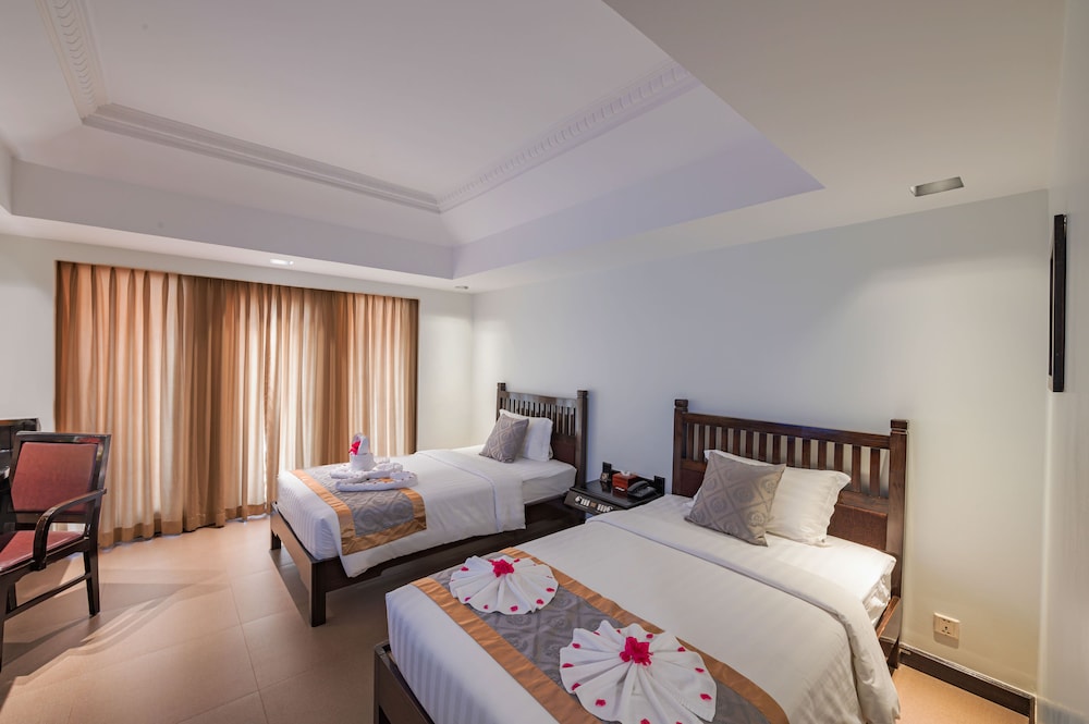 DELUXE, TWIN BEDS