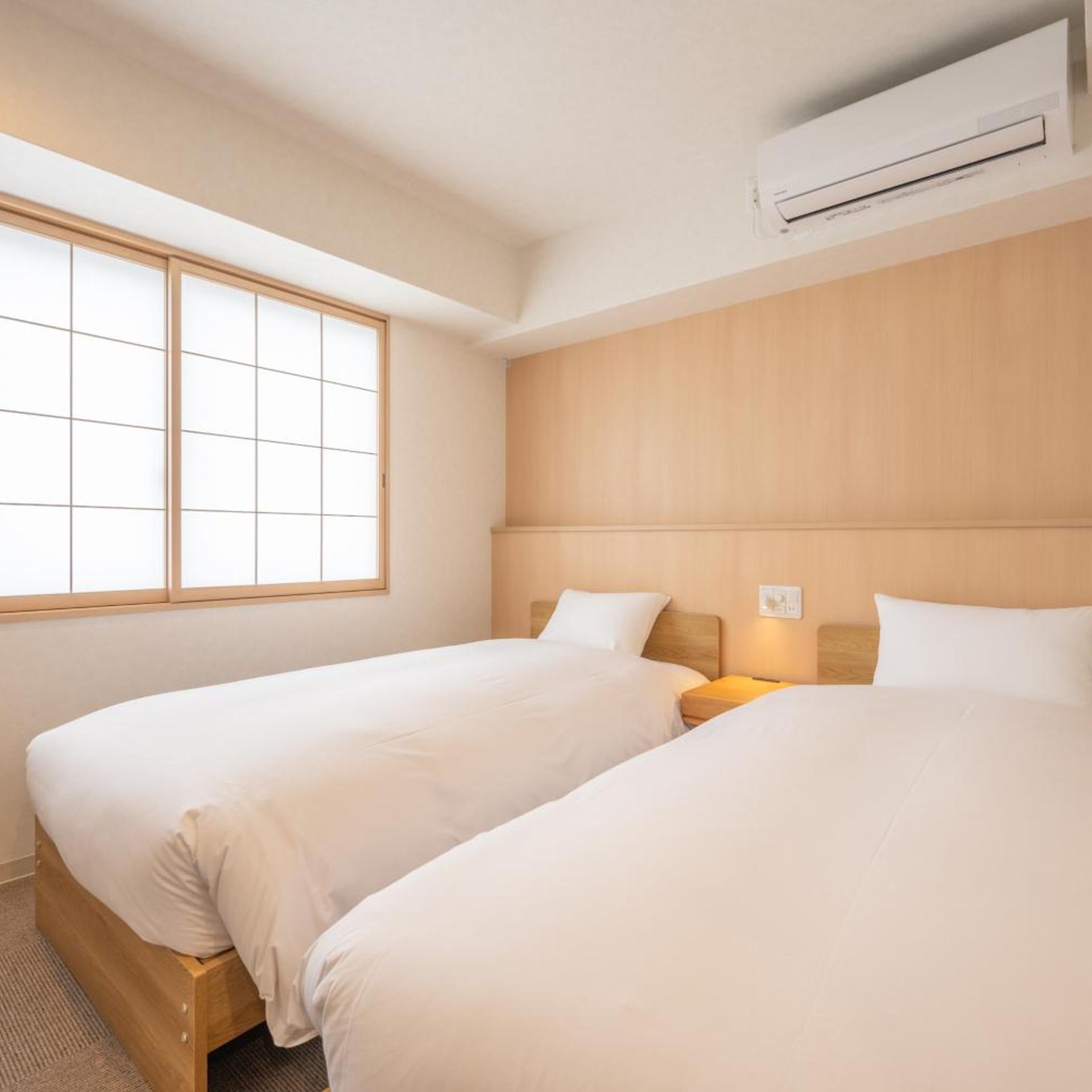 Room, Twin Beds