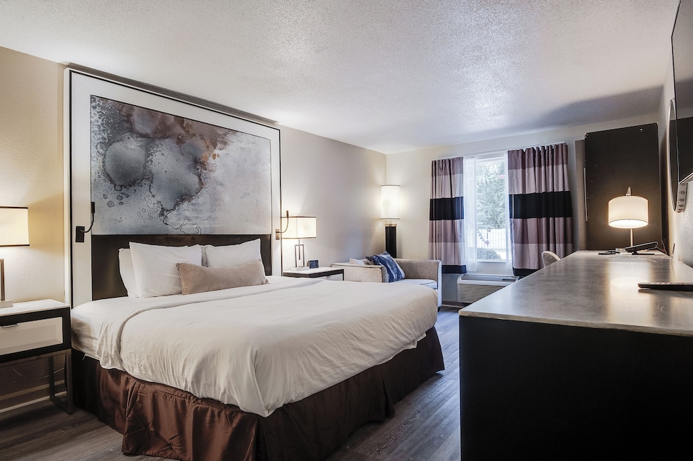 Clarks Inn Savannah Airport 24/44