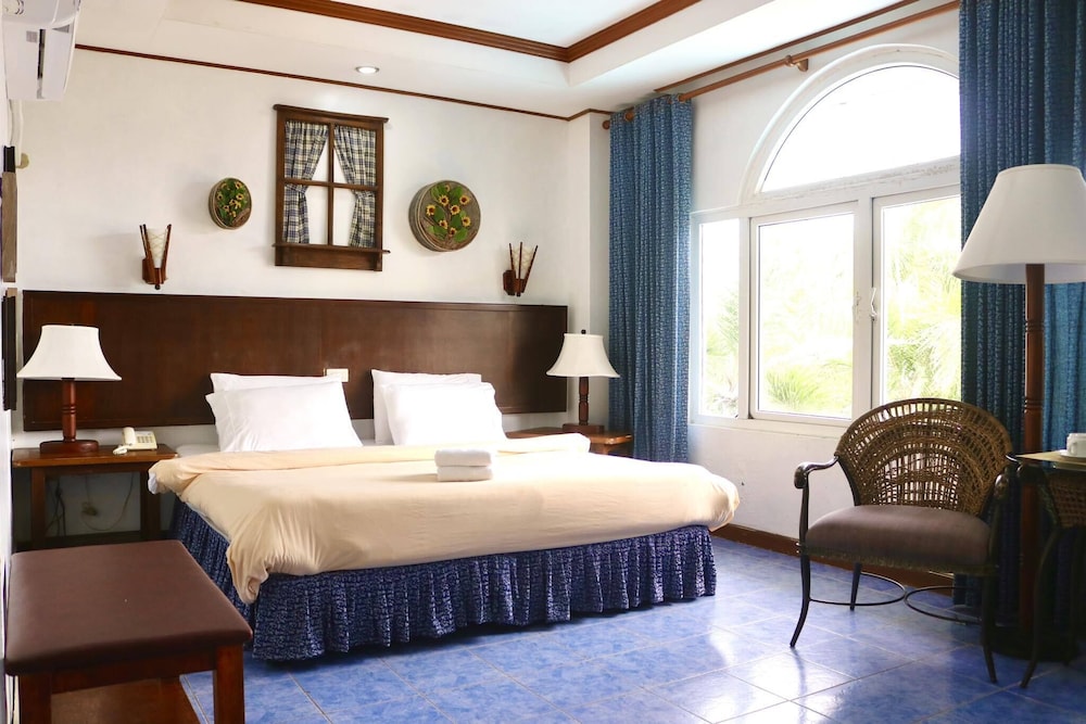 Room, King Bed, Ocean Front