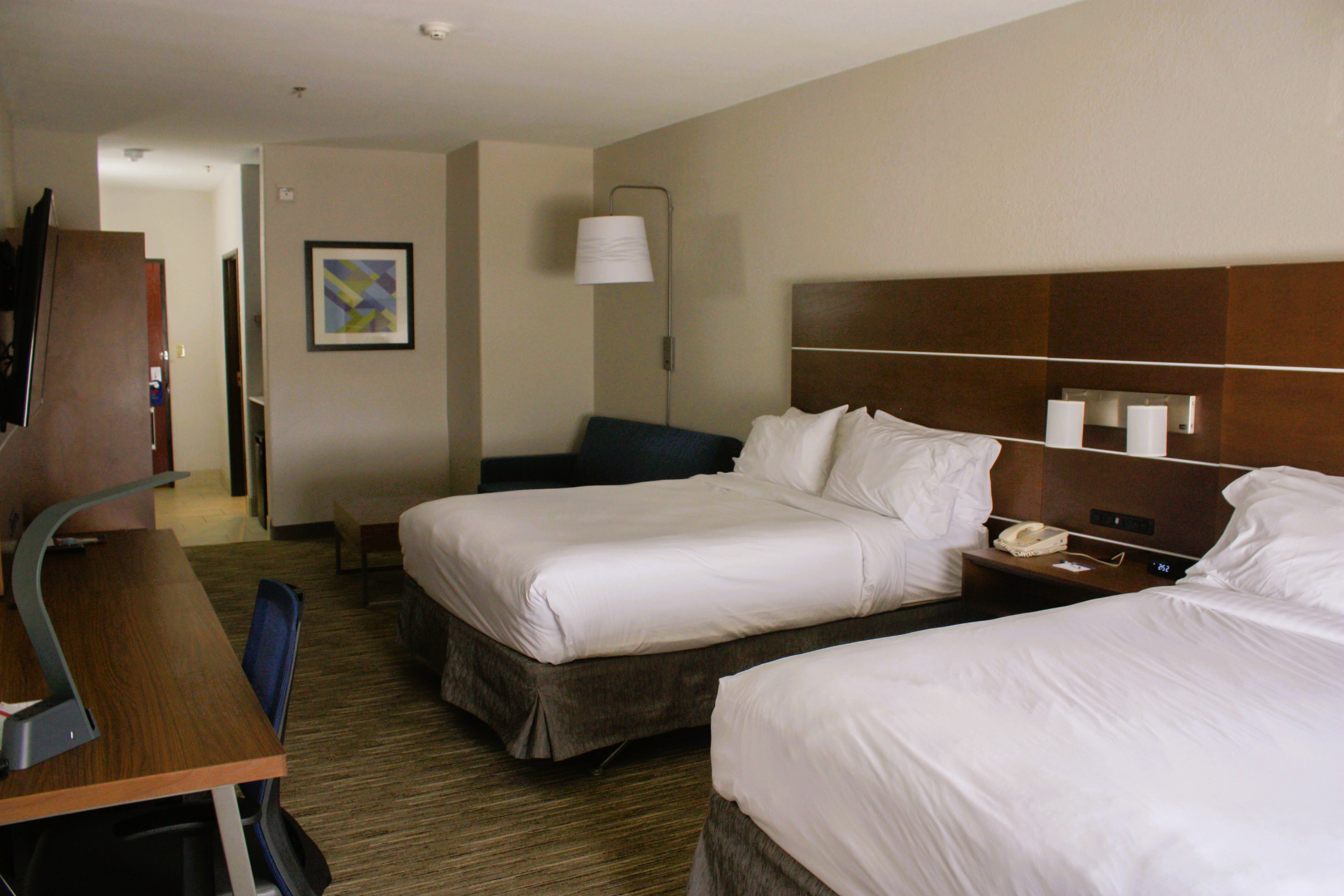 Holiday Inn Express Hotel & Suites Weslaco 16/56