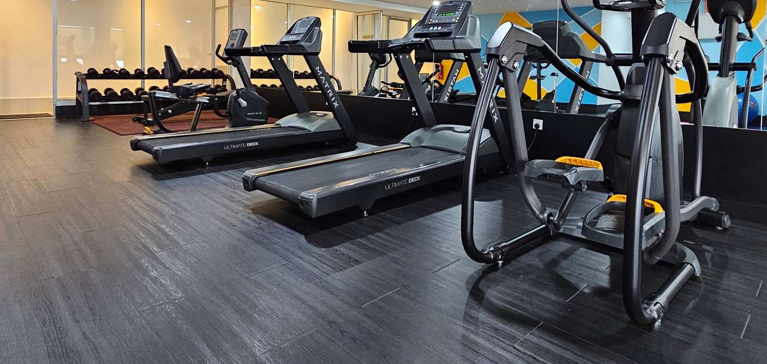 Days Hotel and Suites by Wyndham Fraser Business Park KL 28/40