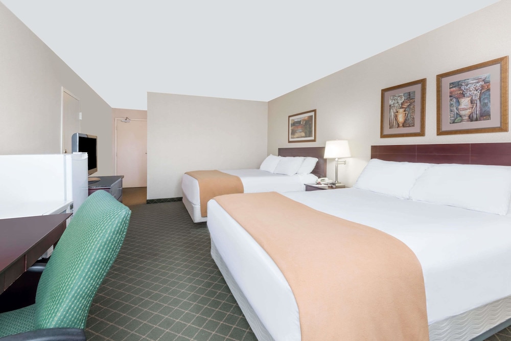 Ramada by Wyndham London 16/59