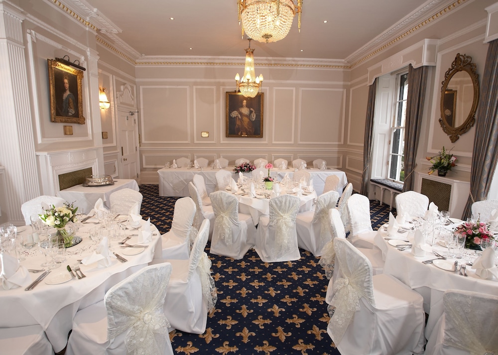 West Lodge Park Hotel 39/42