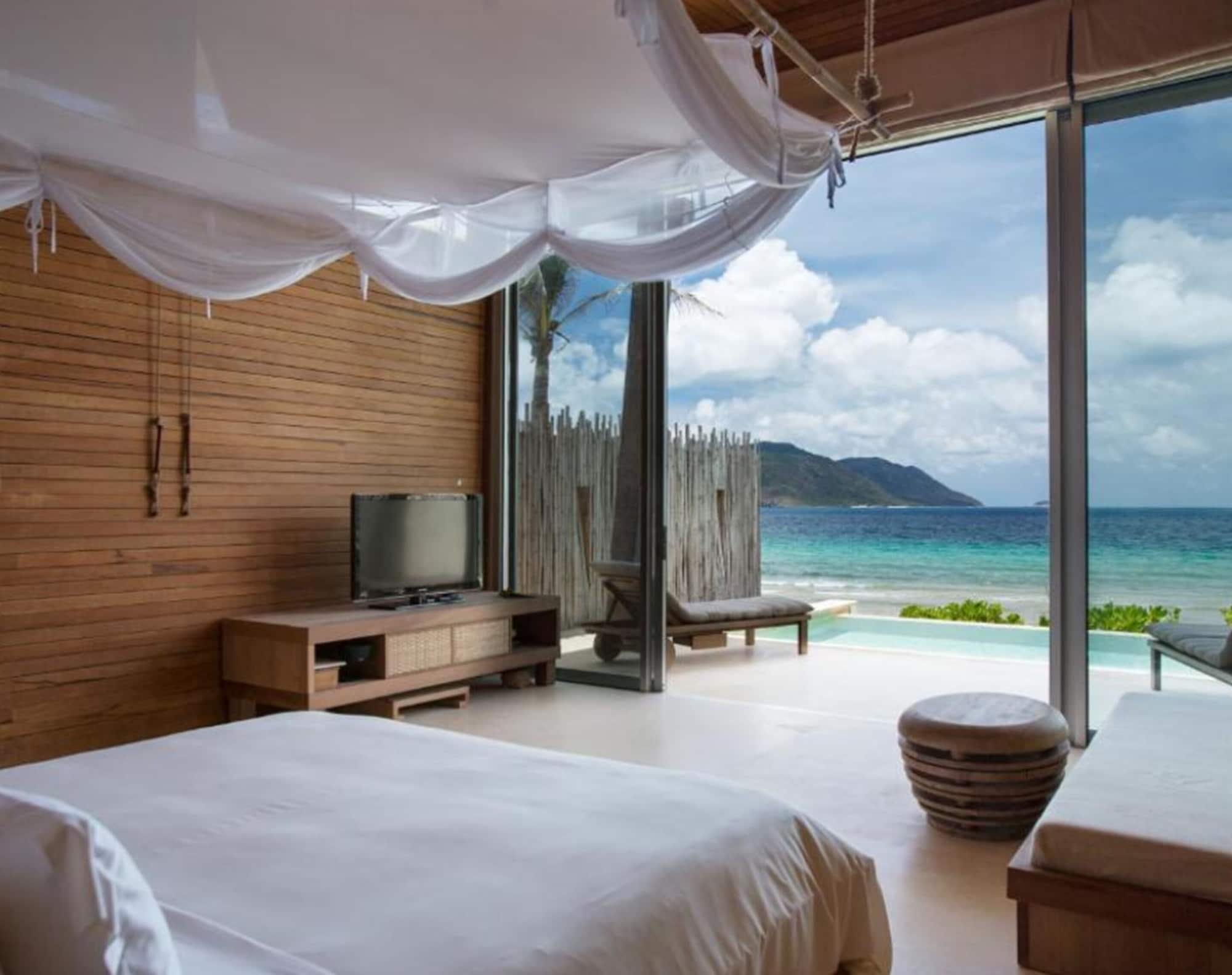 Pool, Deluxe, Villa, King Bed, Beach Front