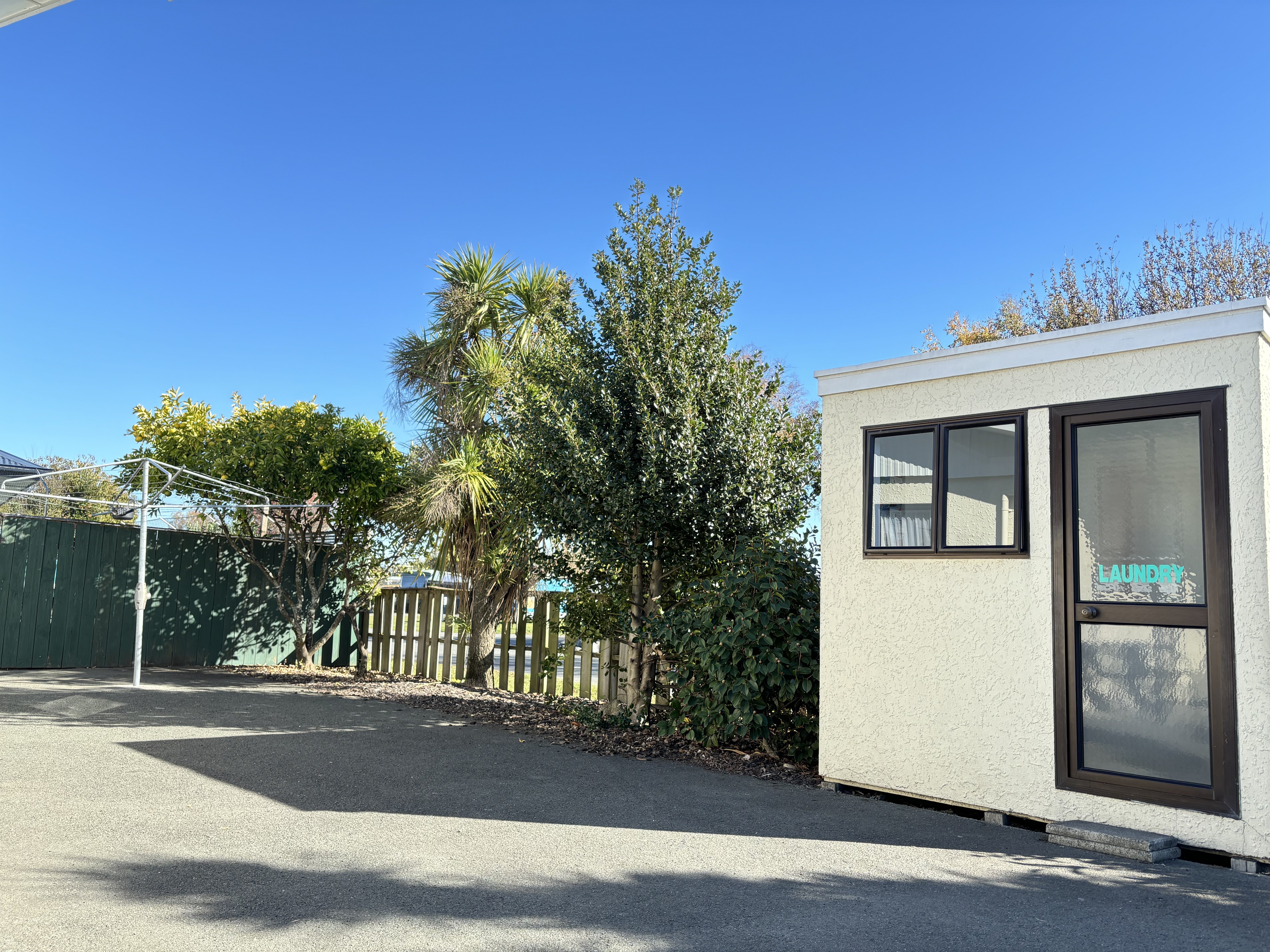ARCADIA MOTEL 46/48