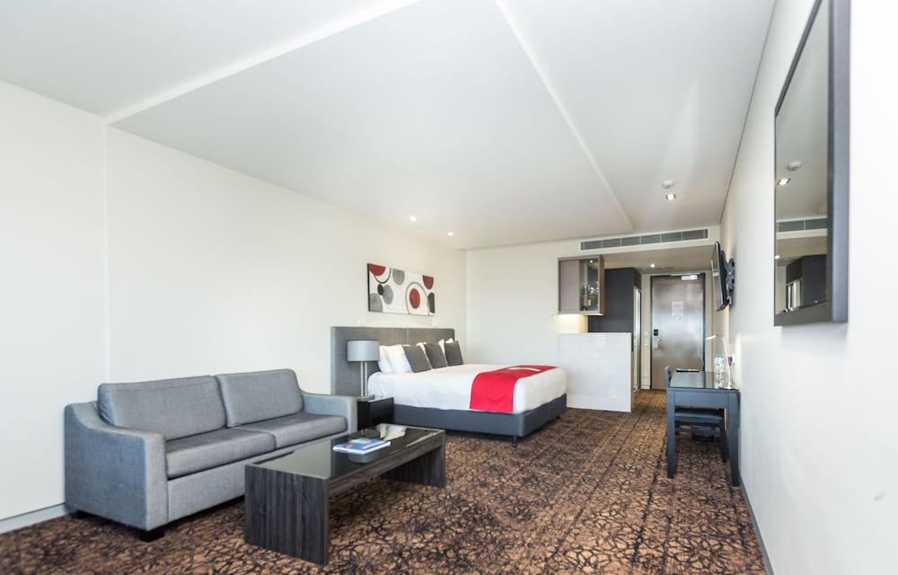 CALAMVALE HOTEL SUITES AND CONFERENCE CENTRE 20/44