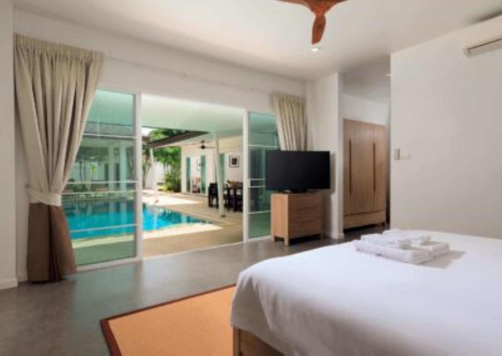 4 Bedrooms, Blue, Villa, Private Pool