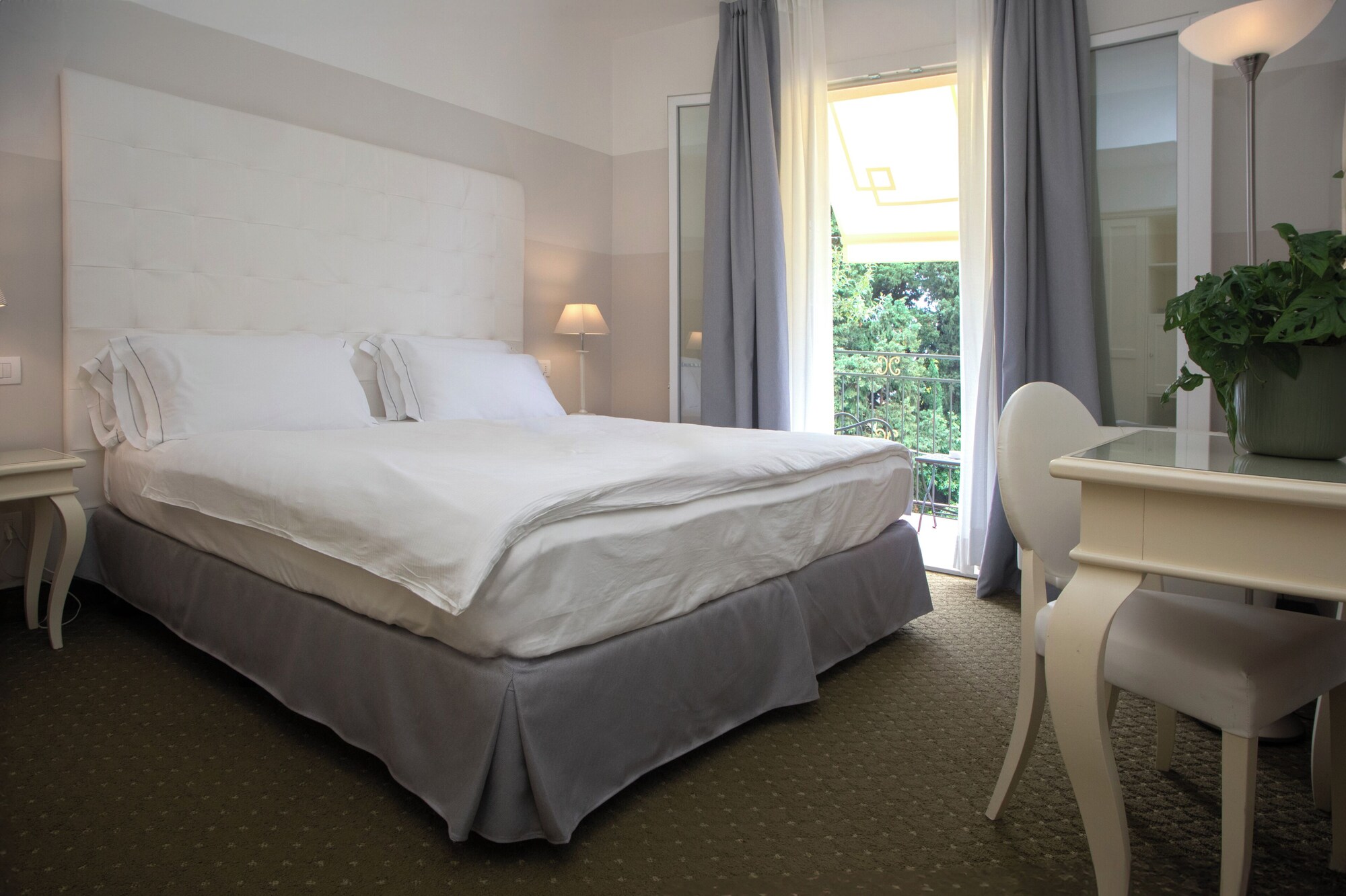 ELEGANT, DOUBLE BED