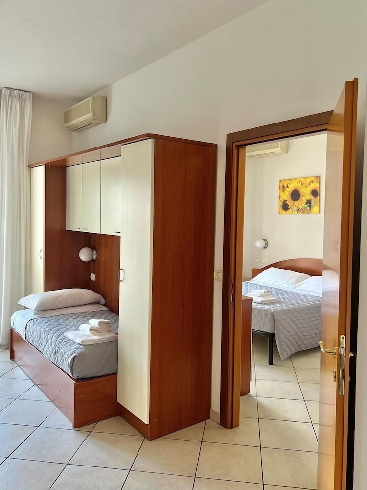 1 BEDROOM, APARTMENT