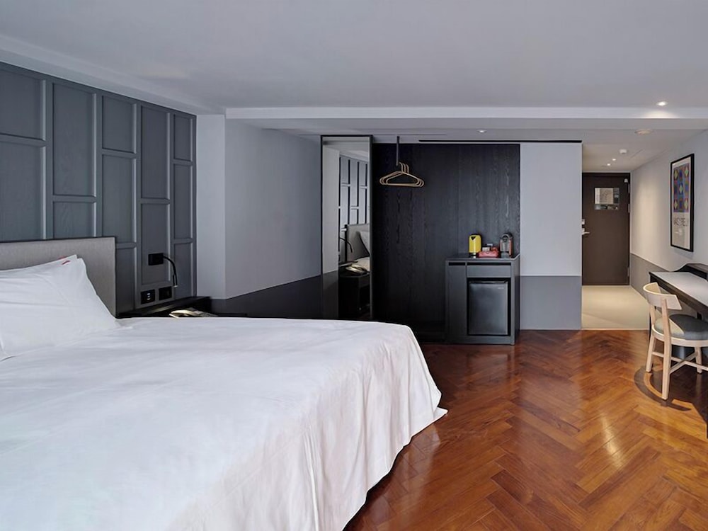 RedDot Hotel 13/50