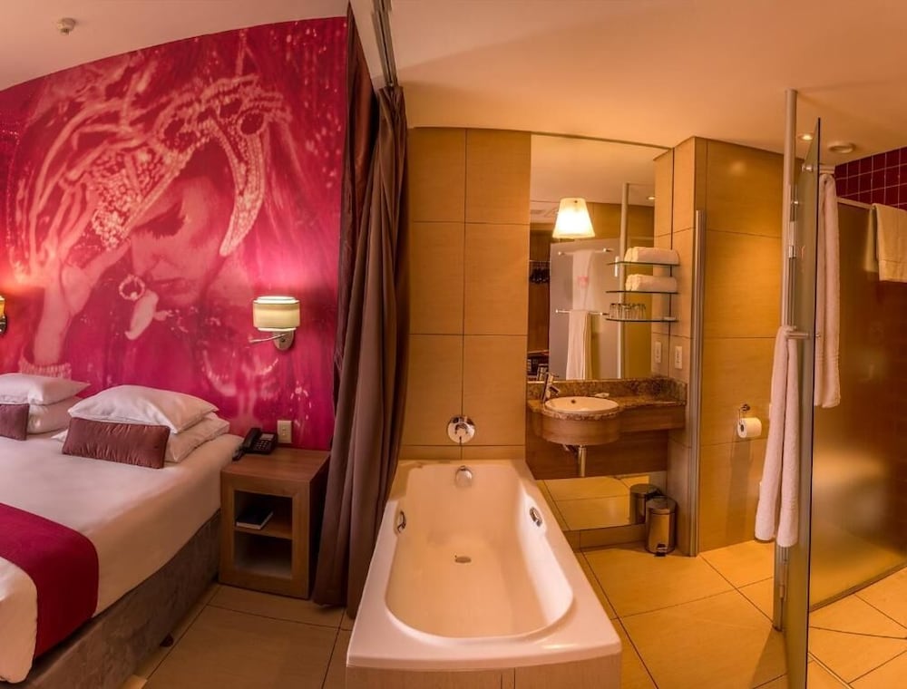 Rio Hotel 33/57